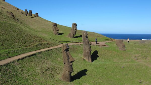 Moai, estátuas gigantescas da Ilha da Pascoa - Sputnik Brasil