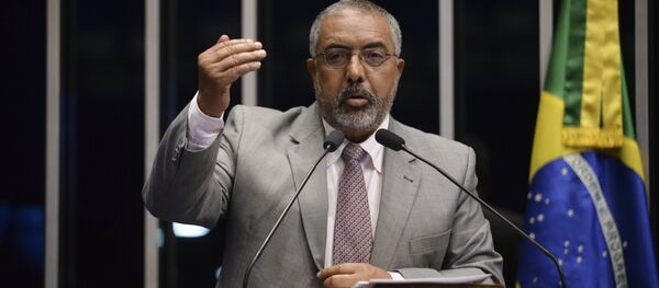 Paulo Paim no Plenário do Senado Federal - Sputnik Brasil