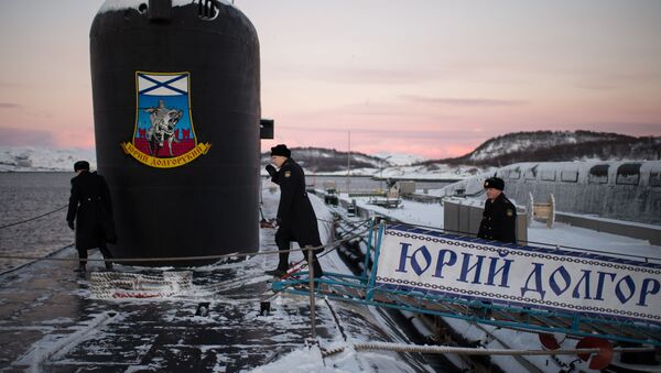 O submarino nuclear Yury Dolgoruky Frota do Norte da Marinha Russa - Sputnik Brasil