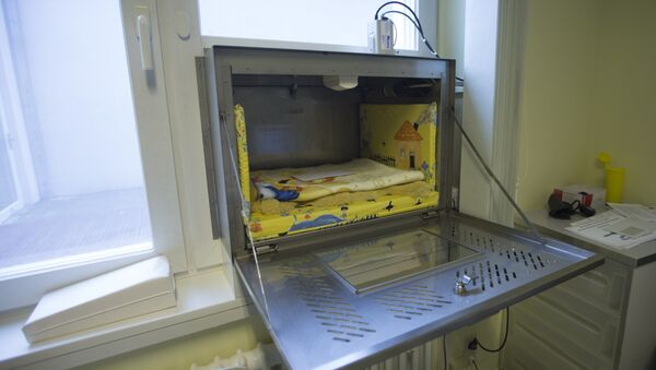Baby box em Alemanha, no hospital de Waldfriede - Sputnik Brasil
