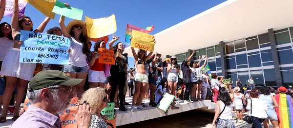 Caminhada das Flores em Brasilia - Sputnik Brasil