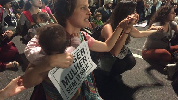 Mulheres protestam em ato Por Todas Elas contra a cultura do estupro – São Paulo, 01/06/2016 - Sputnik Brasil