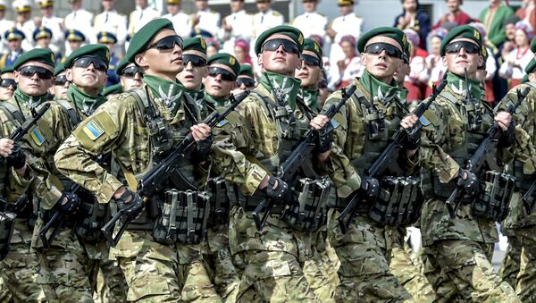 Desfile militar em Kiev no Dia da Independência da Ucrânia - Sputnik Brasil