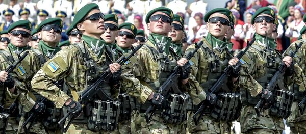 Desfile militar em Kiev no Dia da Independência da Ucrânia - Sputnik Brasil