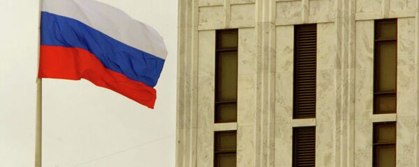 Bandeira da Rússia na Embaixada russa em Washington, DC. - Sputnik Brasil