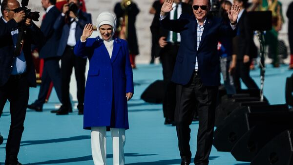 Recep Tayyip Erdogan com a esposa, Emine Erdogan, comemoram o 763º aniversário da conquista de Istambul pelos turcos otomanos - Sputnik Brasil