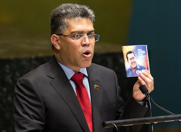 O ministro das Relações Exteriores da Venezuela, Elias Jaua, fala sobre o ex-presidente do país Hugo Chávez na conferência da ONU em Nova York em 13 de março de 2013 O ministro das Relações Exteriores da Venezuela, Elias Jaua, fala sobre o ex-presidente do país Hugo Chávez na conferência da ONU em Nova York em 13 de março de 2013 - Sputnik Brasil