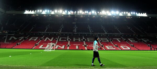 Portugal's Cristiano Ronaldo talks part in a training session at Old Trafford in Manchester, northwest England, on November 17, 2014 - Sputnik Brasil