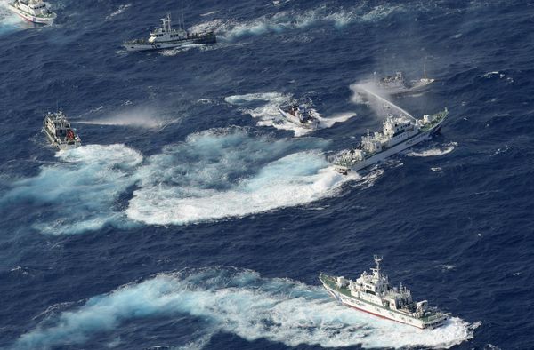 Japão relata entrada de 4 barcos-patrulha chineses em águas das ilhas disputadas - Sputnik Brasil