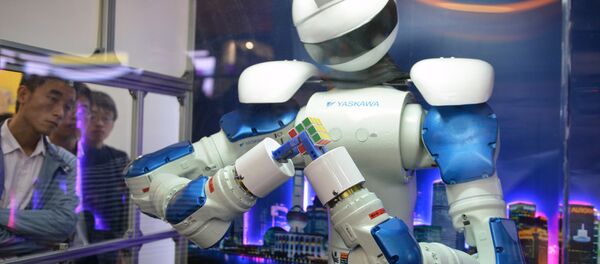 Robô chinês - Sputnik Brasil