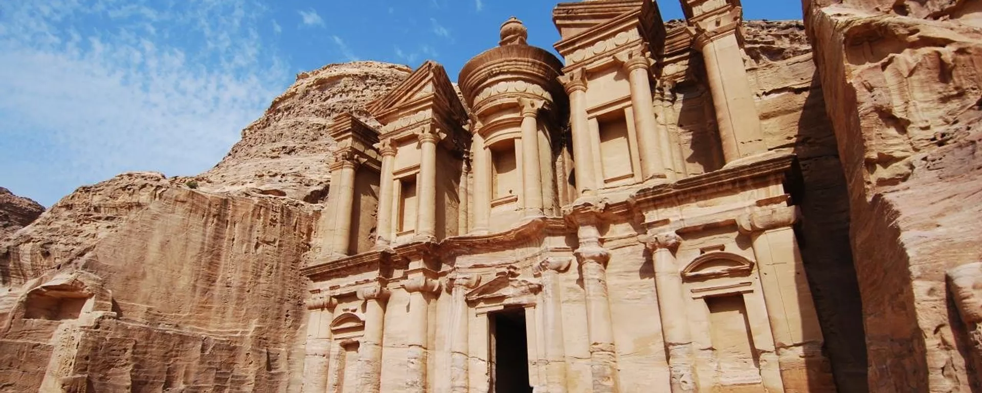 A cidade histórica de Petra, a Jordânia A cidade histórica de Petra, a Jordânia - Sputnik Brasil, 1920, 16.10.2024