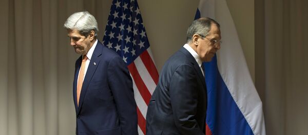 Secretário de Estado norte-americano, John Kerry, e o Ministro das Relações Exteriores russo, Sergei Lavrov - Sputnik Brasil