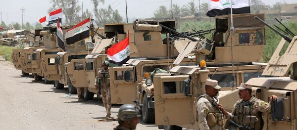 Veículos militares do Iraque nos arredores de Fallujah - Sputnik Brasil