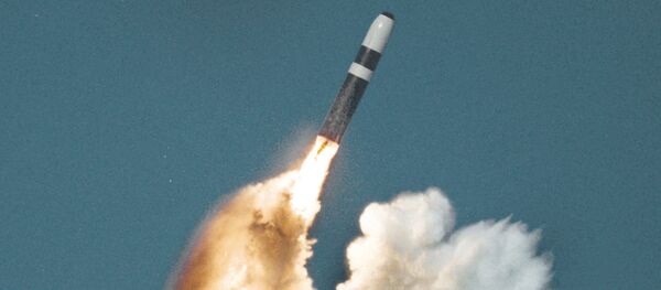 O lançamento de míssil submarino Trident II - Sputnik Brasil