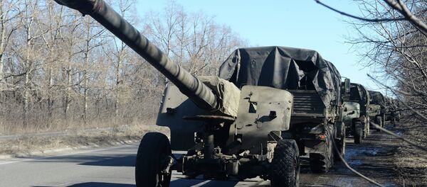 Retirada do material bélico pesado de Donetsk - Sputnik Brasil