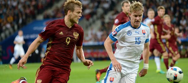 Alexander Kokorin, Tomas Hubocan e a bola - Sputnik Brasil