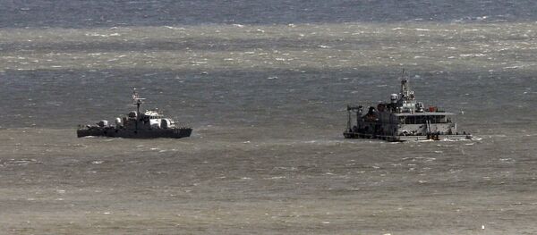 South Korea's navy ships patrol near Yeonpyeong Island, South Korea, Wednesday, Nov. 23, 2011. South Korea marked the first anniversary of North Korea's island attack Wednesday - Sputnik Brasil