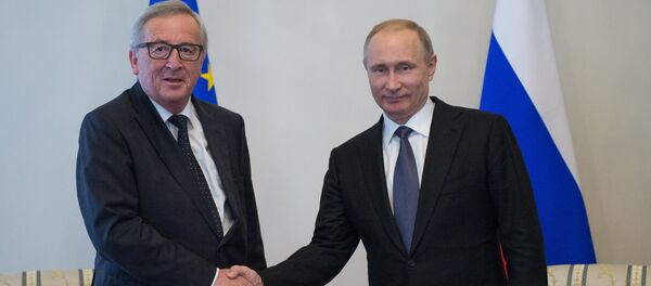 Encontro do presidente da Rússia Vladimir Putin com o presidente da Comissão Europeia Jean-Claude Juncker no Fórum Econômico Internacional de São Petersburgo - Sputnik Brasil