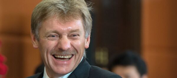 Porta-voz do presidente russo Dmitry Peskov antes da reunião da Comunidade de Países Independentes (CEI), outubro de 2015 (foto de arquivo) - Sputnik Brasil
