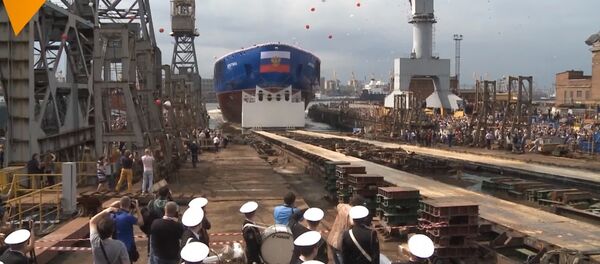 Nuclear ‘Arctic’: Russia Launches World's Largest Icebreaker - Sputnik Brasil