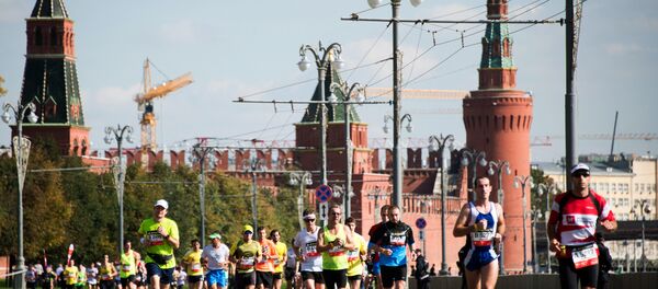 Os corredores competem na Maratona de Moscovo, em 20 de setembro de 2015, no centro de Moscou. - Sputnik Brasil