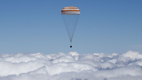 Aterrissagem de Soyuz TMA-19M, 18 de junho 2016 - Sputnik Brasil