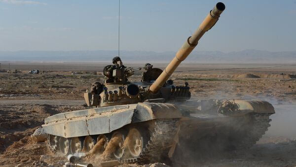 Tanque T-72 a 10 km de Palmyra - Sputnik Brasil