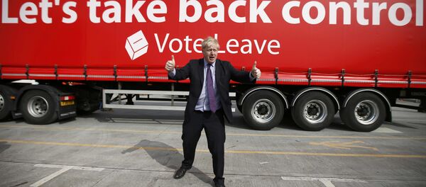 Boris Johnson faz campanha a favor do Brexit Boris Johnson faz campanha a favor do Brexit - Sputnik Brasil