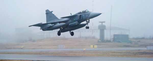 JAS 39 Gripen da Força Aérea sueca - Sputnik Brasil