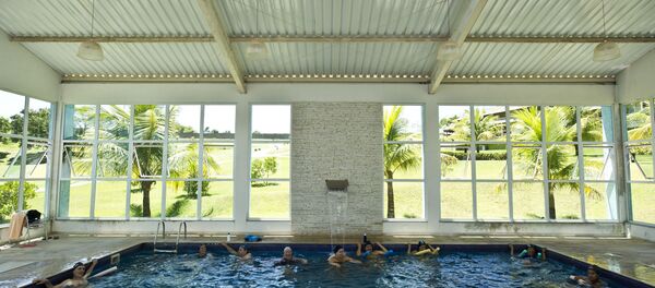 Turistas relaxam em Spa de Itu, em São Paulo - Sputnik Brasil