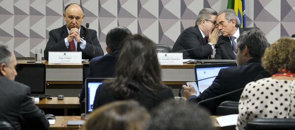 Deputado federal ex-ministro da Secretaria de Direitos Humanos, Pepe Vargas (testemunha); relator da CEI2016, senador Antonio Anastasia (PSDB-MG); presidente da CEI 2016, senador Raimundo Lira (PMDB-PB) - Sputnik Brasil