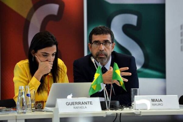 O vice-presidente do Instituto Nacional de Propriedade Intelectual (INPI) Mauro Maia e a Coordenadora geral de Assuntos Internacionais do INPI Rafaela Guerrante - Sputnik Brasil