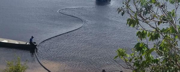 Cabos de fibra ótica pelos rios da Amazônia. - Sputnik Brasil