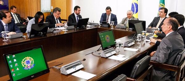 Michel Temer durante reunião com ministros do núcleo de infraestrutura e líderes do governo - Sputnik Brasil