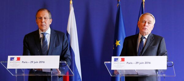 Encontro entre o chanceler russo, Serguei Lavrov, e o seu colega francês,Jean-Marc Ayrault, em 29 de junho de 2016, Paris - Sputnik Brasil