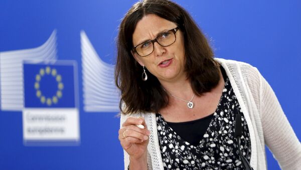 European Trade Commissioner Cecilia Malmstrom addresses a news conference at the EU Commission headquarters in Brussels, Belgium, August 4, 2015 - Sputnik Brasil