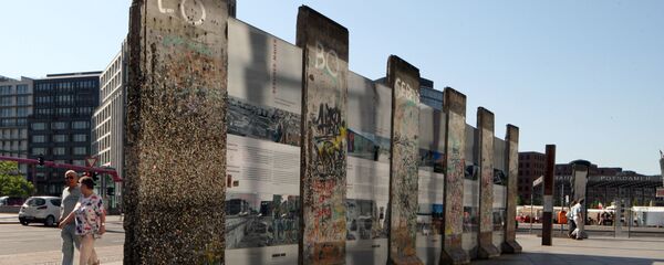 Fragmento do Muro de Berlim - símbolo da Guerra Fria, Postdamer Platz, Alemanha - Sputnik Brasil