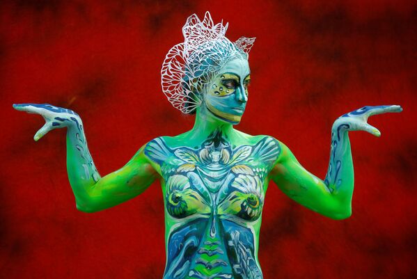 Uma modelo posa durante o Festival Mundial de Bodypainting em Portschach, no dia 1 de julho de 2016 - Sputnik Brasil