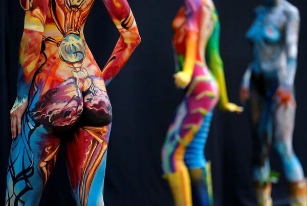 Modelos posam durante o Festival Mundial de Bodypainting em Portschach, no dia 1 de julho de 2016 - Sputnik Brasil