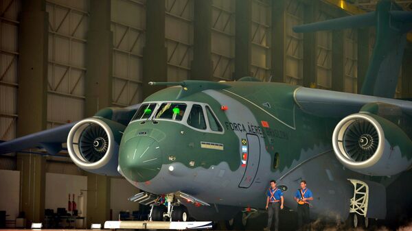 Apresentação do avião KC-390 no Brasil, em 2014 (foto de arquivo) - Sputnik Brasil