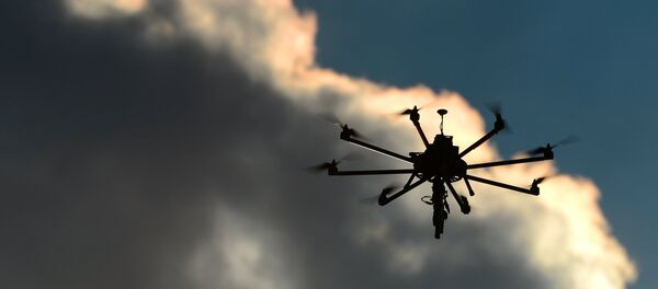 Drone Granat Va-1200 com o fuzil-metralhadora Kedr na exposição Dia de inovações do Ministério da Defesa da Rússia 2015, região de Moscou, Rússia (foto de arquivo) - Sputnik Brasil