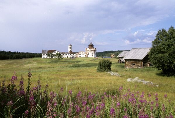 Convento da Santíssima Trindade na ilha de Anzer, arquipélago de Solovki. - Sputnik Brasil