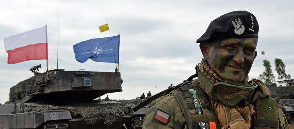 Soldado polonês após os exércicios militares das Forças da OTAN, 2015 - Sputnik Brasil