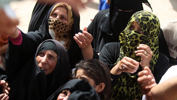 Mulheres e crianças yazidis presas pelo Daesh - Sputnik Brasil