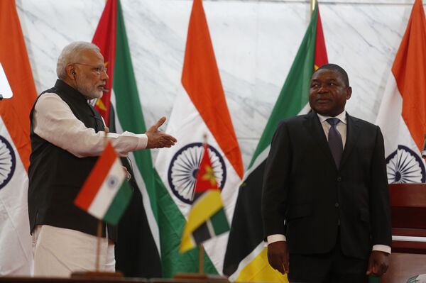 Narendra Modi e Filipe Nyusi em 7 de julho de 2016 Narendra Modi e Filipe Nyusi em 7 de julho de 2016 - Sputnik Brasil