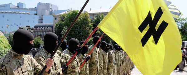 Soldados do batalhão Azov que, segundo relatos da mídia, pode ser financiado por Igor Kolomoisky - Sputnik Brasil