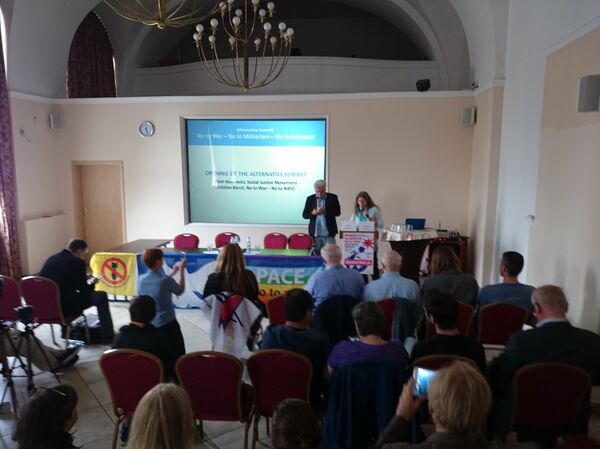 Cúpula Alternativa em Varsóvia - Sputnik Brasil