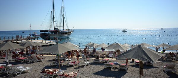 Praia em Antalya - Sputnik Brasil