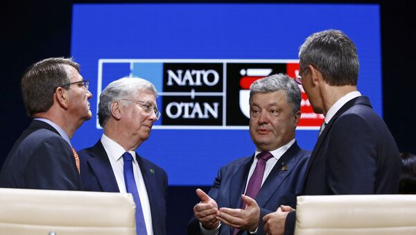 Presidente da Ucrânia, Pyotr Poroshenko, durante a cúpula da OTAN em Varsóvia - Sputnik Brasil