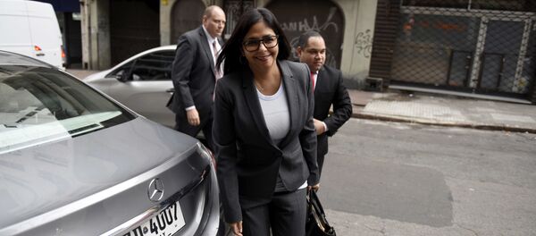 A ministra das Relações Exteriores da Venezuela, Delcy Rodríguez, foi flagrada na entrada de uma sala de eventos onde se discute em 11 de julho de 2016 a transição da presidência rotativa no Mercosul para o seu país - Sputnik Brasil